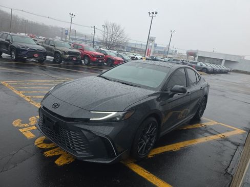 Used 2025 Toyota Camry XSE w/ Premium Plus Package image 8