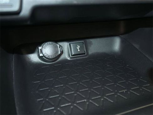 Certified 2022 Toyota RAV4 LE image 9