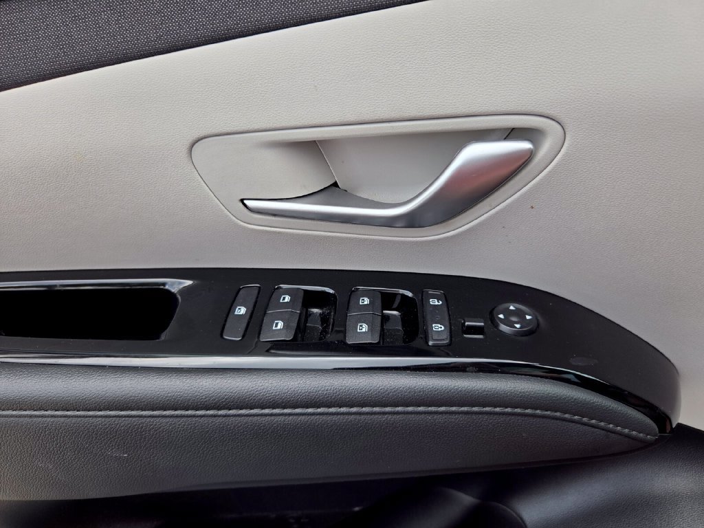 Used 2023 Hyundai Tucson Limited FWD image 21