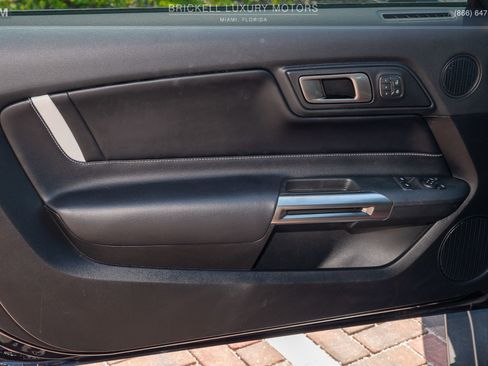 Used 2021 Ford Mustang Shelby GT500 w/ Technology Package image 15