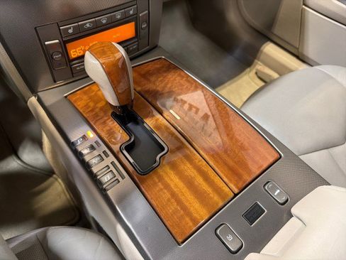 Used 2004 Cadillac XLR image 22