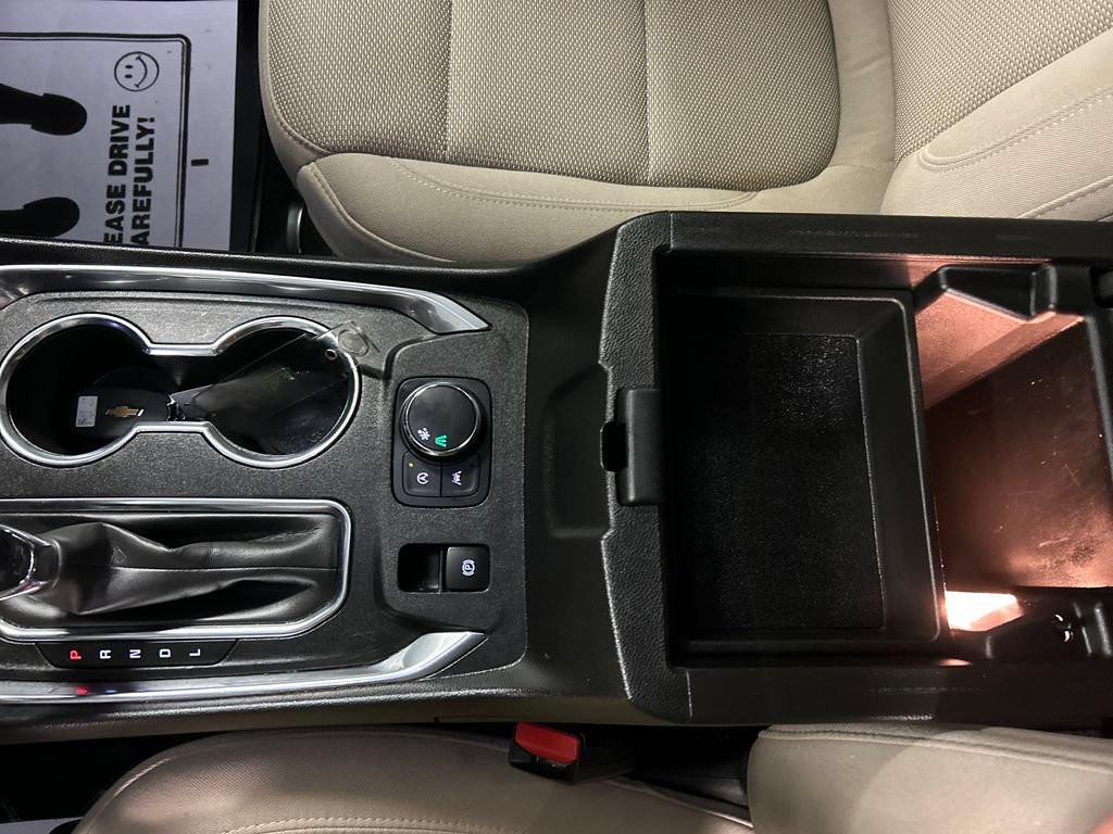 Used 2023 Chevrolet Traverse LS FWD image 20