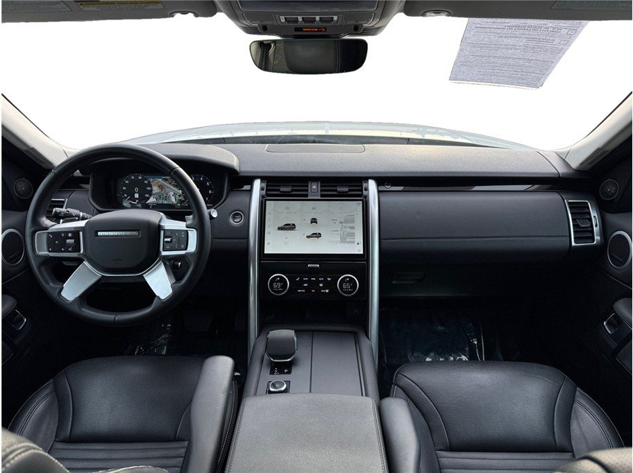 Used 2024 Land Rover Discovery S AWD/4WD image 14