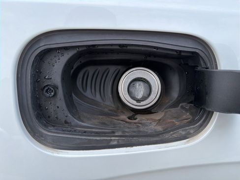 Used 2020 Volvo XC90 T5 Momentum w/ Protection Package Premier image 12