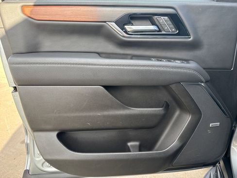 Certified 2025 GMC Yukon Denali image 15