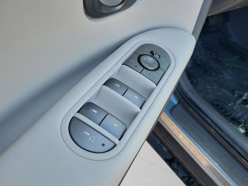 New 2026 Hyundai Ioniq 5 SE image 21