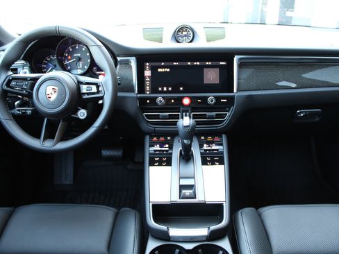 New 2026 Porsche Macan GTS image 22