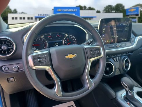Used 2025 Chevrolet Blazer LT w/ Driver Confidence Package FWD image 8