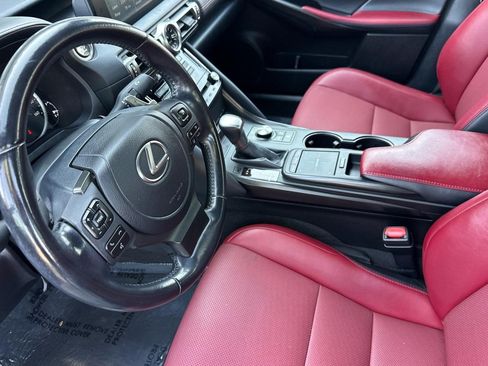 Certified 2022 Lexus IS 300 image 4