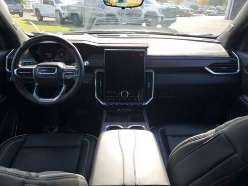 Used 2024 GMC Acadia Denali w/ Super Cruise Package image 11