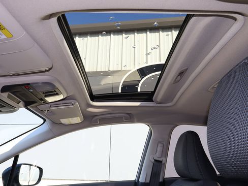 Used 2024 Subaru Crosstrek 2.0i Premium image 8