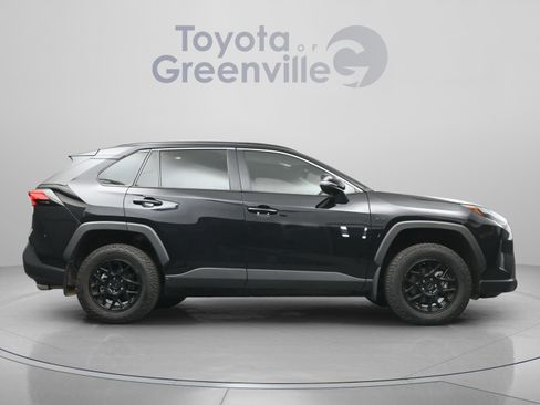 Used 2025 Toyota RAV4 XLE image 17