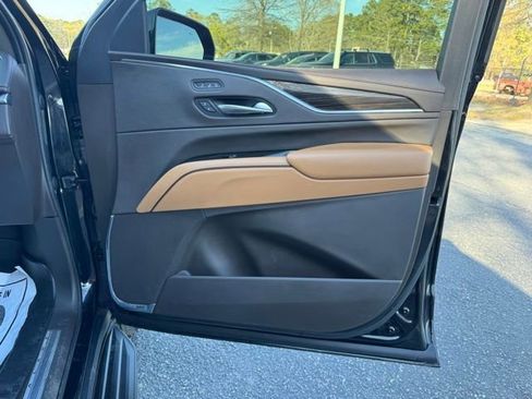 Used 2021 Cadillac Escalade Premium Luxury AWD/4WD image 10