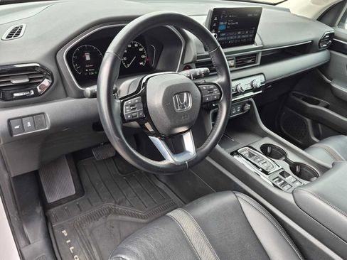 Certified 2025 Honda Pilot EX-L image 3