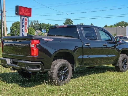 Used 2021 Chevrolet Silverado 1500 Custom Trail Boss w/ Midnight Edition AWD/4WD image 9