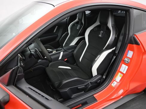 Used 2022 Ford Mustang Shelby GT500 w/ Carbon Fiber Track Pack image 8