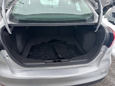 Used 2017 Ford Focus SE image 29