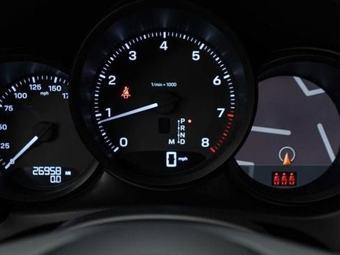 Used 2024 Porsche Macan w/ Premium Plus Package image 21