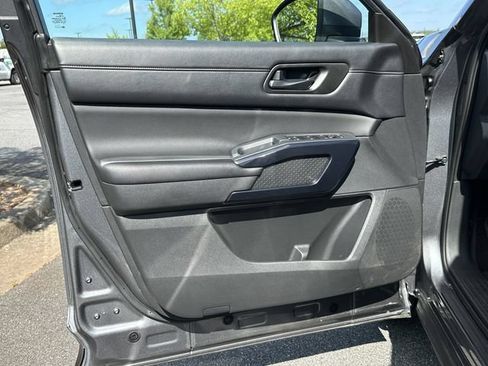 Certified 2025 Nissan Pathfinder SV FWD image 12