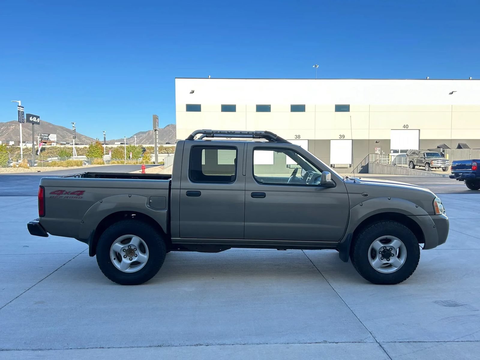 Used 2001 Nissan Frontier SE AWD/4WD image 6