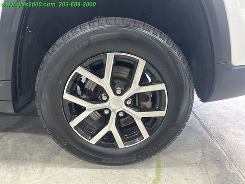 Used 2023 Jeep Grand Cherokee L Limited AWD/4WD image 16