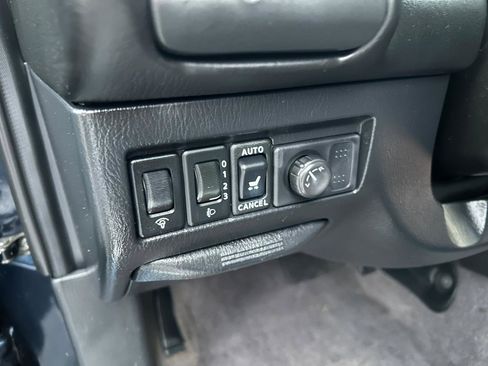 Used 2002 INFINITI QX4 4WD w/ (X03) Heated Seats Pkg image 11