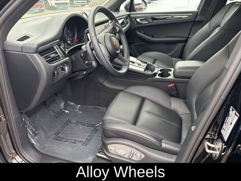 Used 2024 Porsche Macan image 19