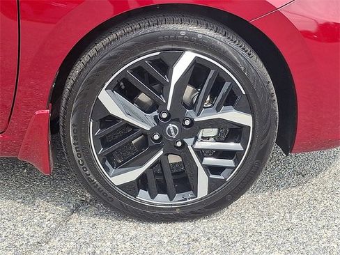 New 2025 Nissan Versa SR w/ Trunk Package image 8