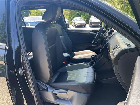 Used 2024 Volkswagen Tiguan SE R-Line AWD/4WD image 10