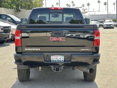 Used 2017 GMC Sierra 2500 Denali w/ Duramax Plus Package image 5