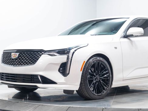 Used 2020 Cadillac CT4 Premium Luxury RWD image 5