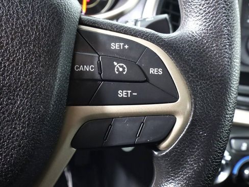 Used 2016 Jeep Cherokee Sport AWD/4WD image 13