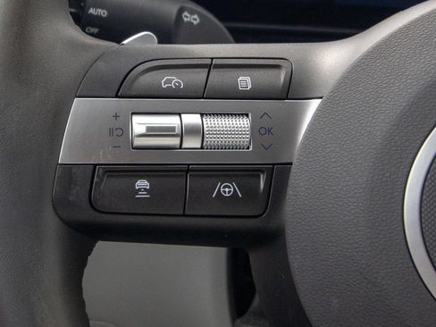 Certified 2025 Hyundai Kona SEL FWD image 25