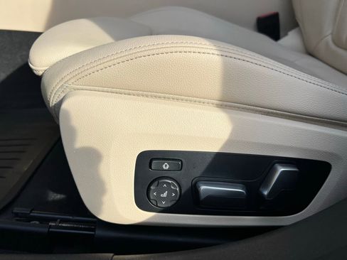 Used 2020 BMW 330i xDrive Sedan w/ Premium Package image 29