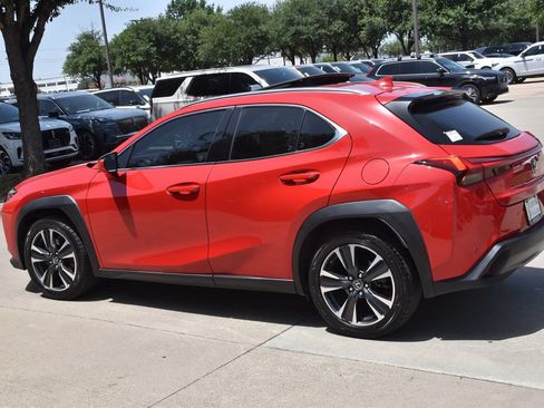 Used 2020 Lexus UX 200 w/ Premium Package FWD image 11