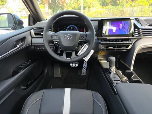 Used 2026 Toyota Camry SE w/ Convenience Package FWD image 7