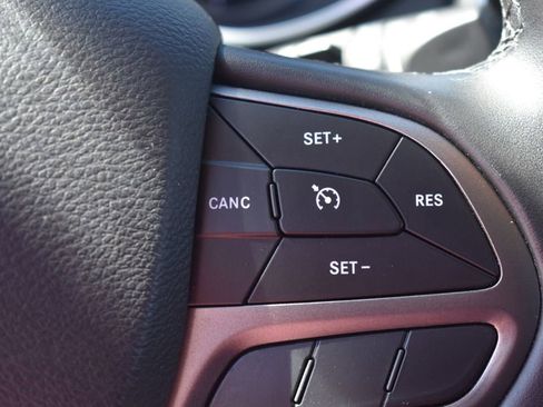 Used 2019 Jeep Cherokee Limited image 29