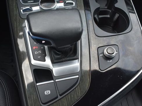 Used 2019 Audi Q7 3.0T Premium Plus w/ Premium Plus Package AWD/4WD image 33