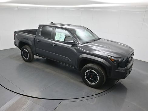 Used 2024 Toyota Tacoma TRD Off-Road image 40