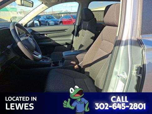 Used 2024 Honda CR-V EX image 13