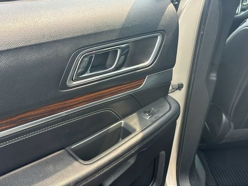 Used 2017 Ford Explorer Limited w/ Equipment Group 301A AWD/4WD image 25