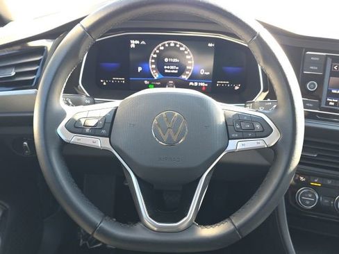 Used 2022 Volkswagen Jetta SE image 10