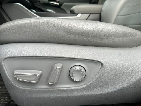 Used 2022 Toyota Highlander XLE image 20