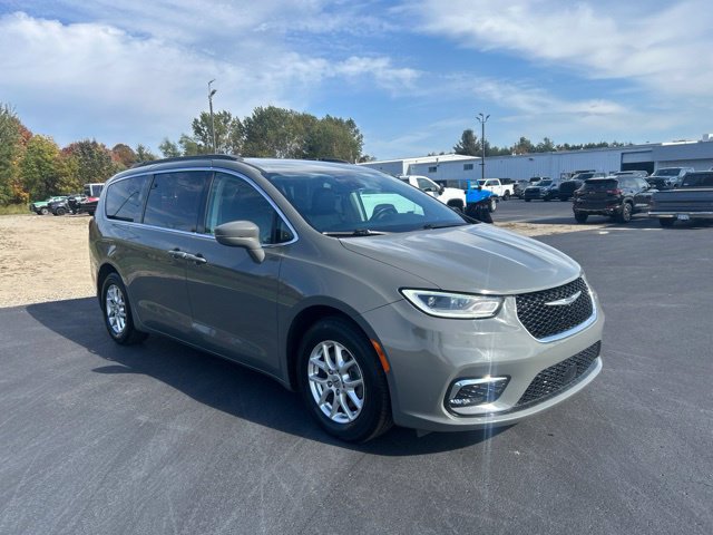 Used 2022 Chrysler Pacifica Touring-L FWD image 9