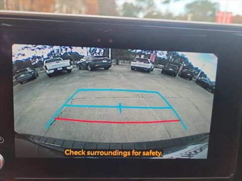 Certified 2023 Toyota Highlander XLE image 29