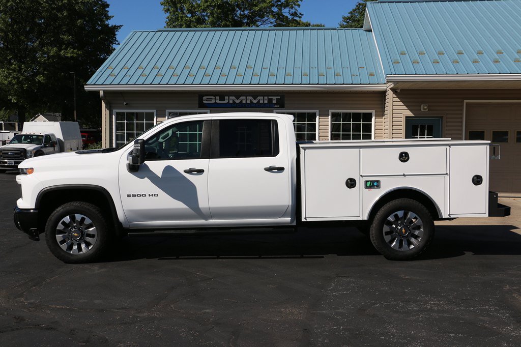 Used 2025 Chevrolet Silverado 2500 Custom w/ Custom Value Package AWD/4WD image 2
