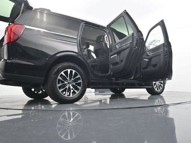 Used 2025 Ford Expedition Platinum AWD/4WD image 56