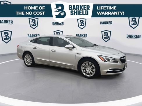 Used 2018 Buick LaCrosse Essence FWD image 2