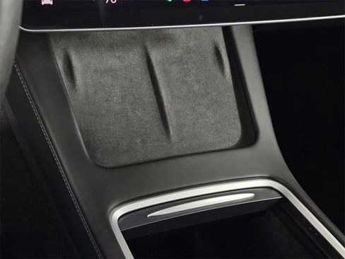 Used 2023 Tesla Model 3 Standard Range image 16