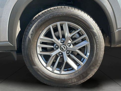 Used 2024 Nissan Rogue S AWD/4WD image 11